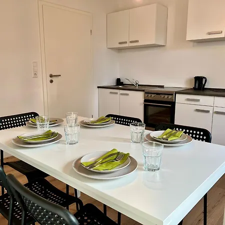 Monteur- Und Lingenfeld